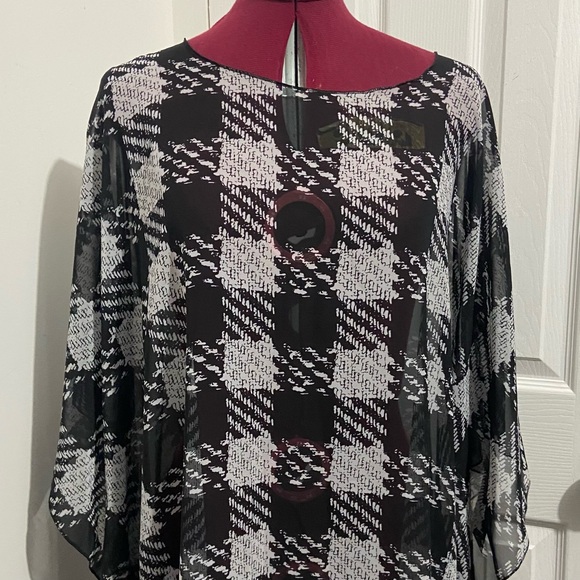 Rapz women black and white plaid long craftan pullover cover up. One size. NWT. - Picture 2 of 7